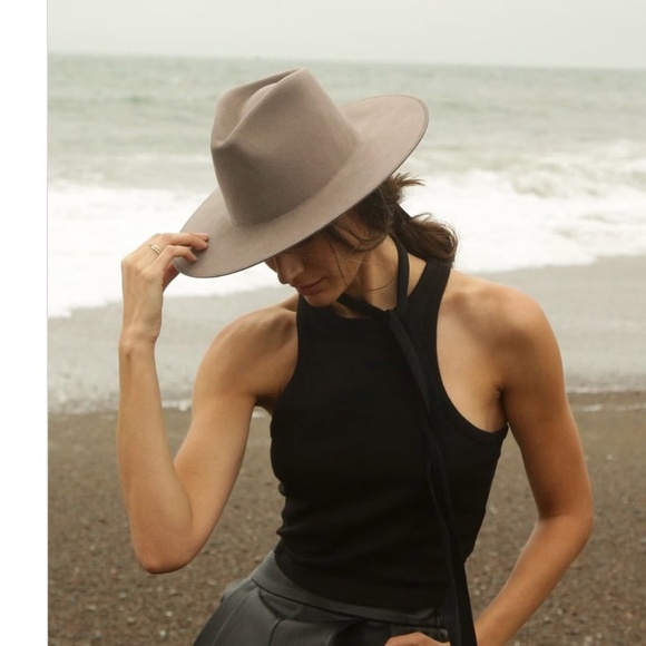 KIN The Label Wool Packable Essential Hat in Cloud main image 6